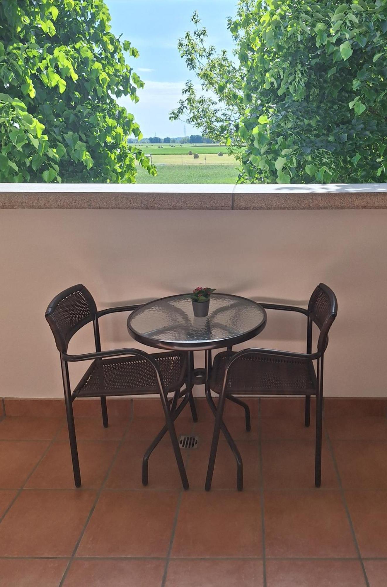 Bed & Breakfast Torrechiara Buitenkant foto
